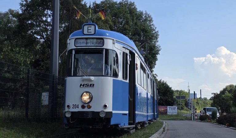 Mit dem historischen Triebwagen zur Leimener Weinkerwe