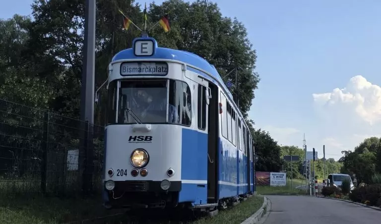 Mit dem historischen Triebwagen zur Leimener Weinkerwe